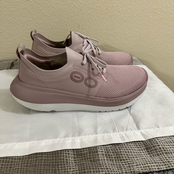 Oofos sneaker size 10 - Picture 2 of 13